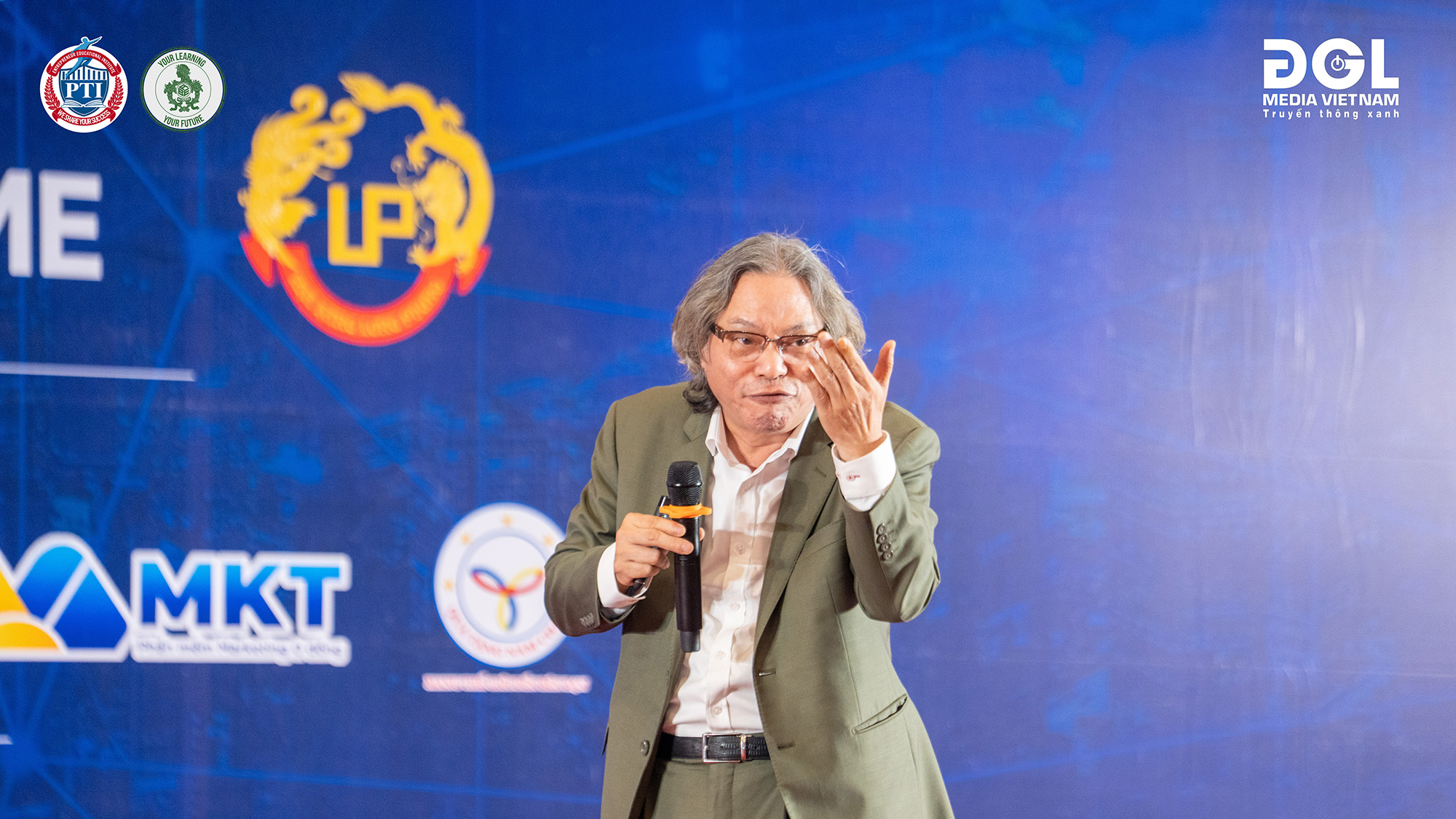 Chuyên gia NGUYỄN TẤT THỊNH talk tại hội thảo “VƯỢT THÁCH THỨC & ĐÓN VẬN HỘI” của PTI năm 2025